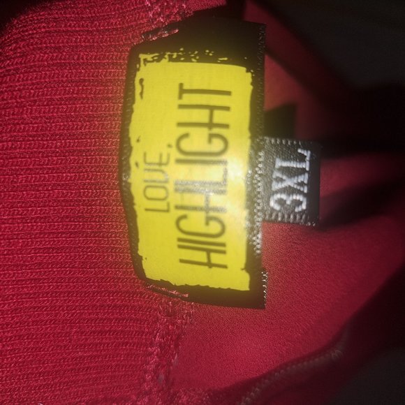 Beautiful coverup - Picture 3 of 4